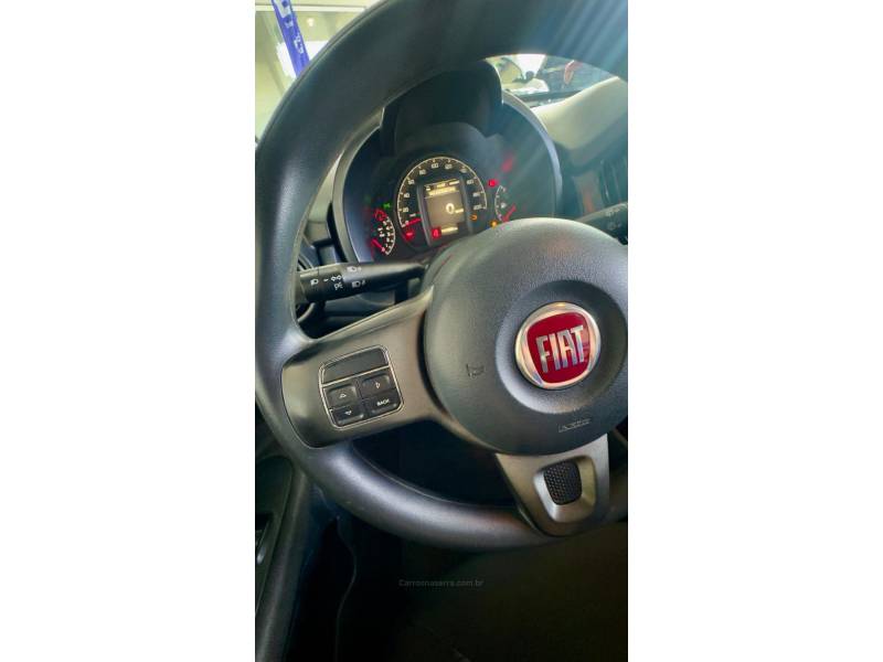 FIAT - UNO - 2016/2016 - Prata - R$ 39.900,00