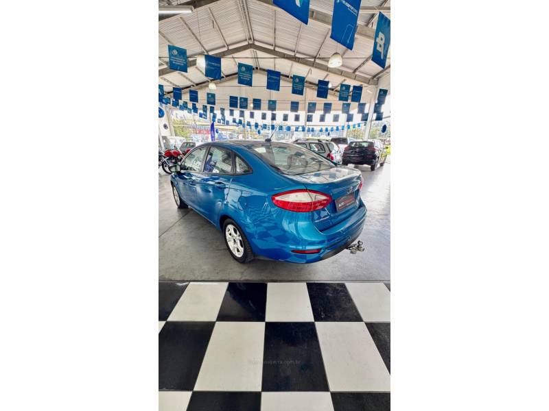 FORD - FIESTA - 2015/2015 - Azul - R$ 49.900,00