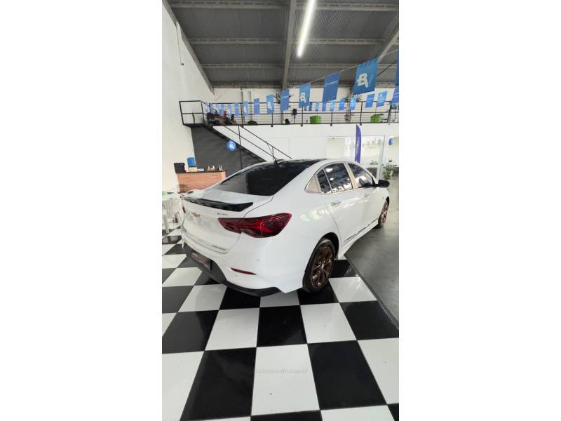 CHEVROLET - ONIX - 2024/2024 - Branca - R$ 106.900,00
