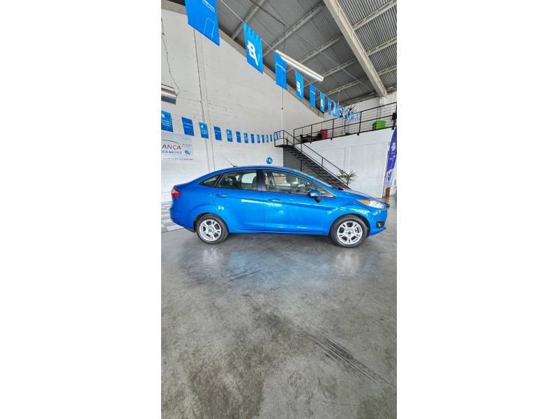 FORD - FIESTA - 2015/2015 - Azul - R$ 49.900,00