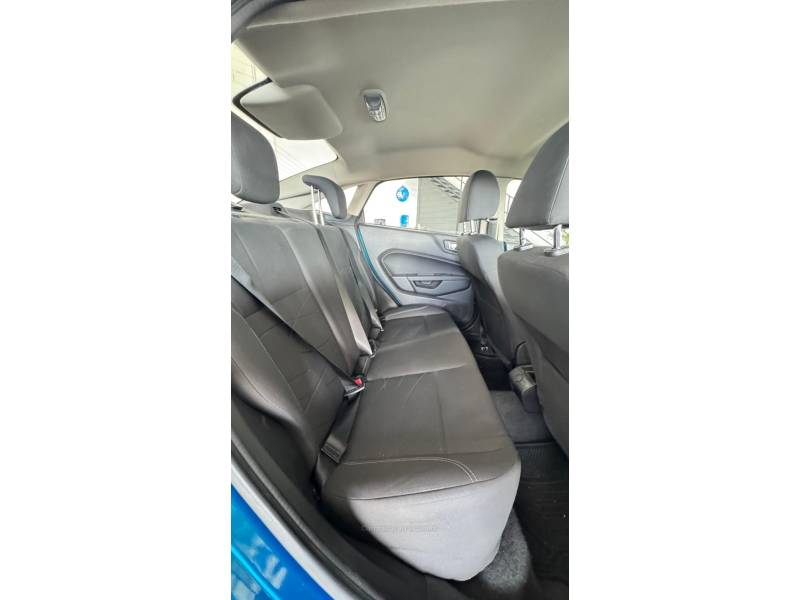 FORD - FIESTA - 2015/2015 - Azul - R$ 49.900,00
