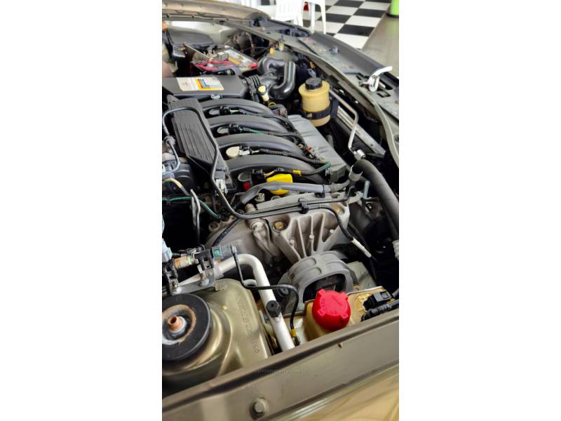 RENAULT - DUSTER - 2013/2014 - Verde - R$ 51.000,00
