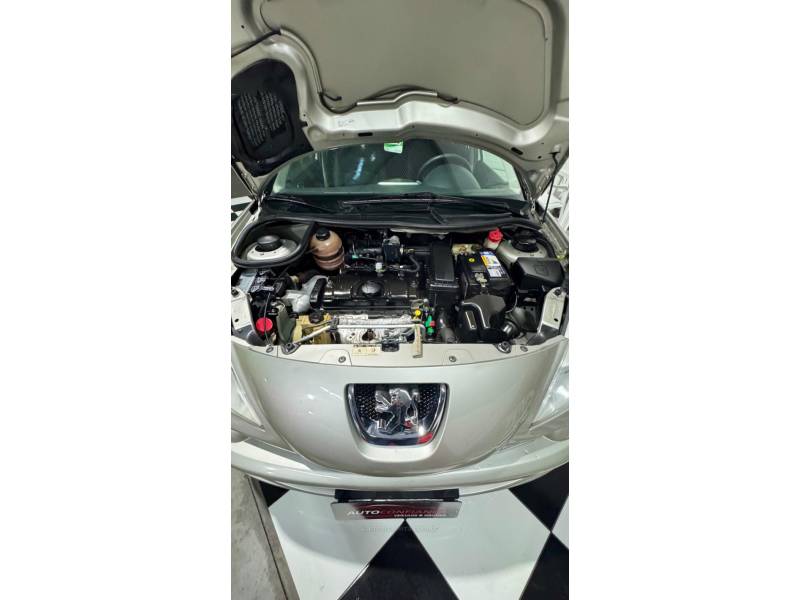 PEUGEOT - 207 - 2011/2012 - Prata - R$ 25.900,00