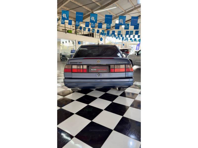 VOLKSWAGEN - SANTANA - 2000/2000 - Azul - R$ 24.900,00