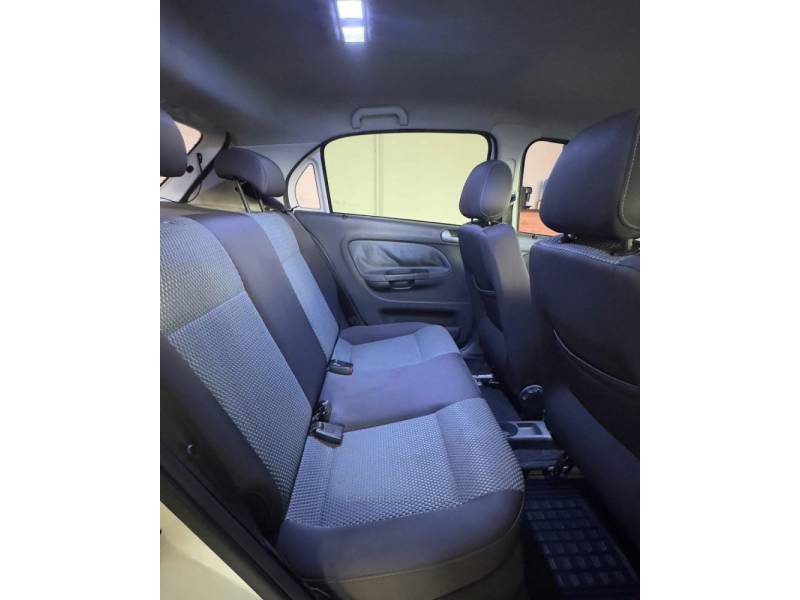 VOLKSWAGEN - GOL - 2013/2013 - Branca - R$ 39.900,00