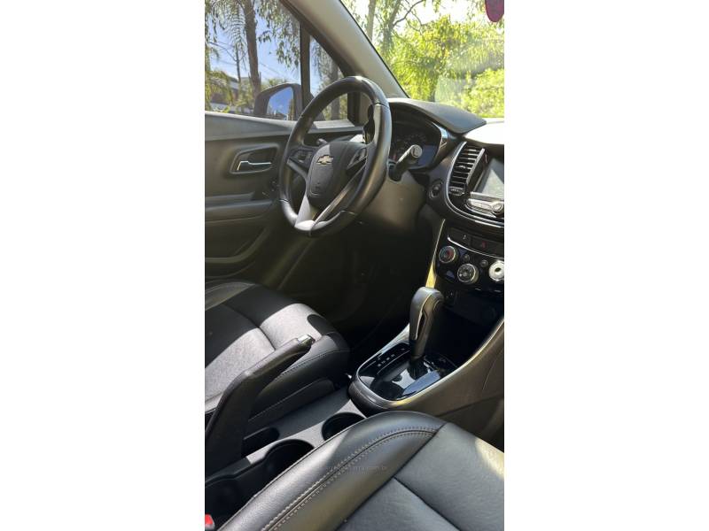 CHEVROLET - TRACKER - 2018/2018 - Preta - R$ 98.900,00