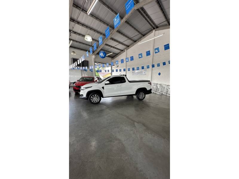 FIAT - STRADA - 2022/2022 - Branca - R$ 79.900,00