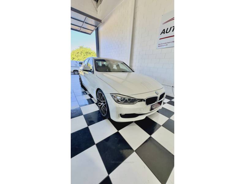 BMW - 320I - 2014/2015 - Branca - R$ 102.900,00