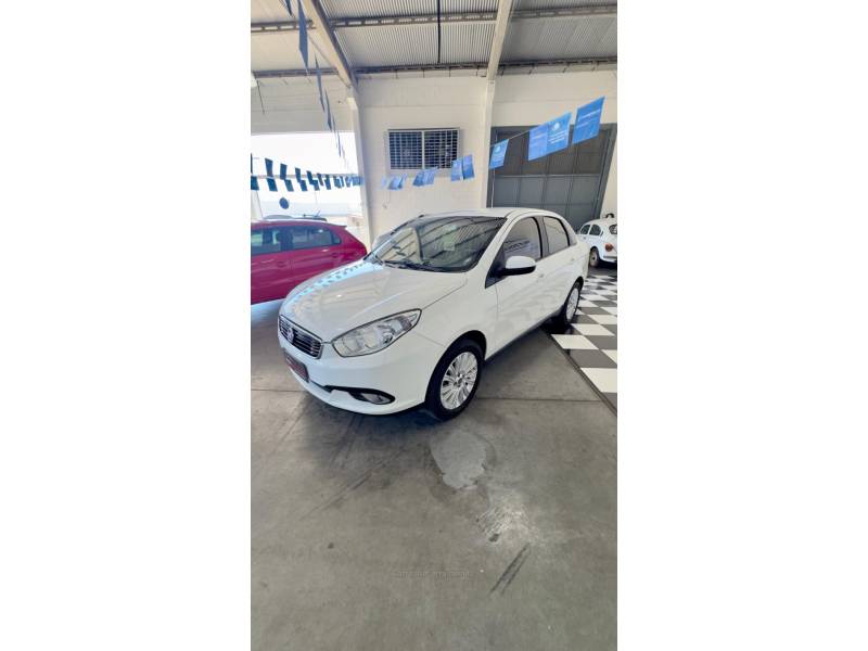 FIAT - SIENA - 2017/2017 - Branca - R$ 48.900,00
