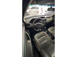 RENAULT - DUSTER - 2013/2014 - Verde - R$ 51.000,00