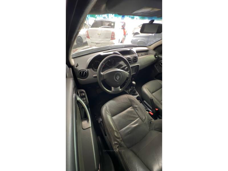 RENAULT - DUSTER - 2013/2014 - Verde - R$ 51.000,00