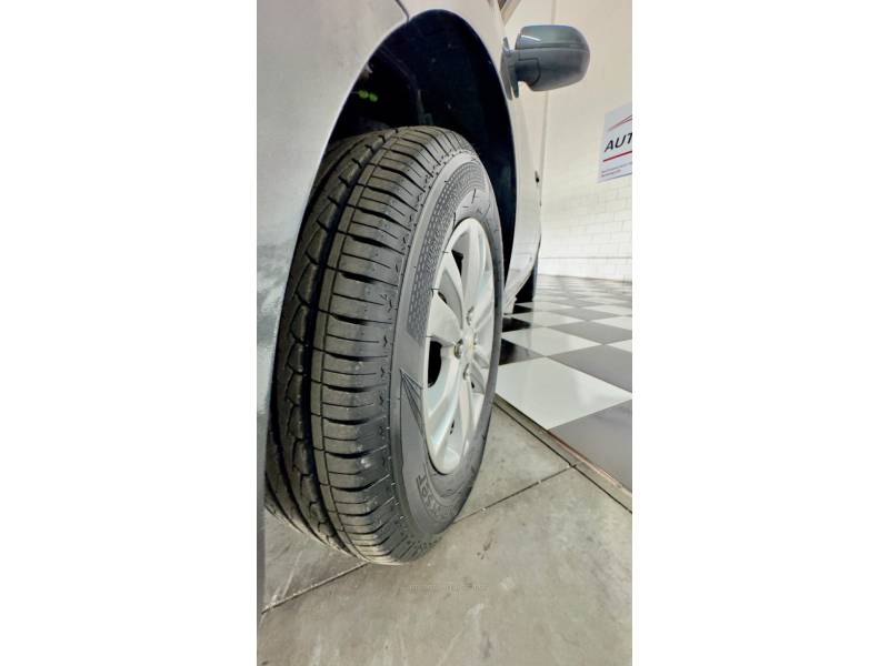 CHEVROLET - COBALT - 2018/2019 - Cinza - R$ 59.900,00