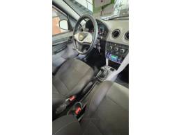 CHEVROLET - PRISMA - 2012/2012 - Vermelha - R$ 33.900,00