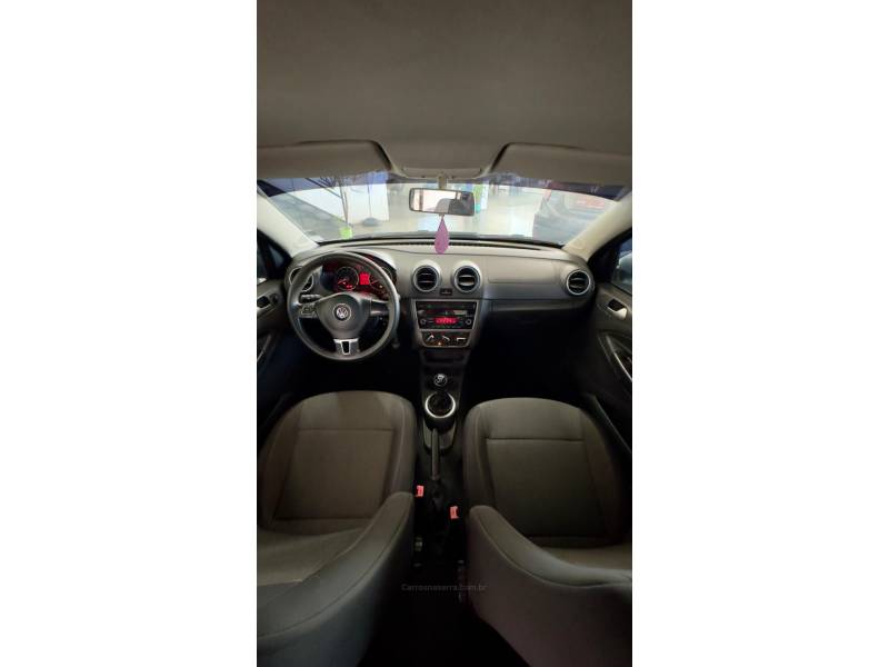 VOLKSWAGEN - VOYAGE - 2013/2013 - Prata - R$ 40.900,00