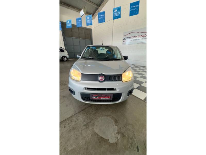 FIAT - UNO - 2016/2016 - Prata - R$ 39.900,00