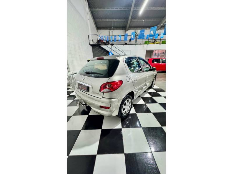 PEUGEOT - 207 - 2011/2012 - Prata - R$ 25.900,00