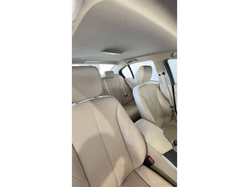 BMW - 320I - 2014/2015 - Branca - R$ 102.900,00