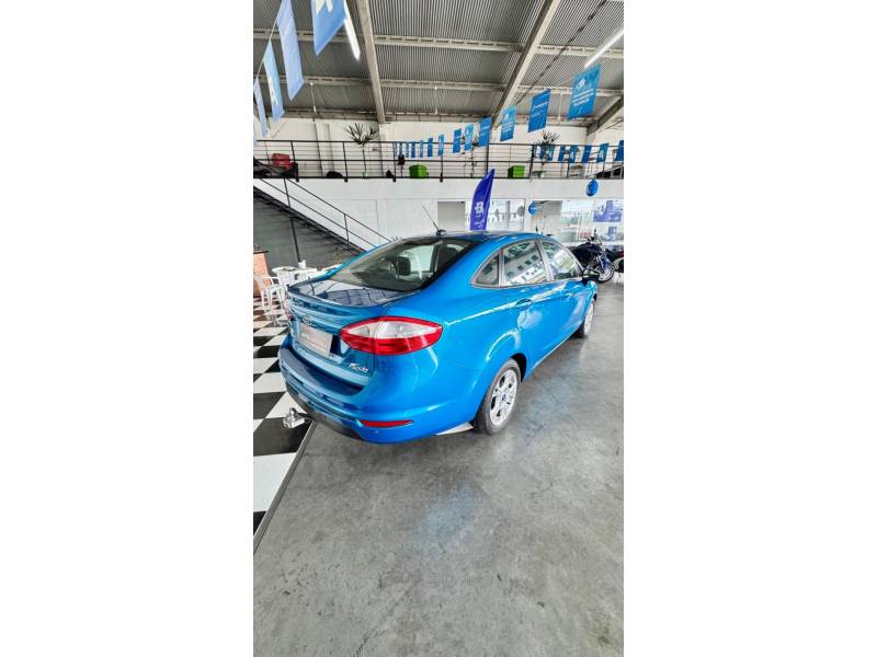 FORD - FIESTA - 2015/2015 - Azul - R$ 49.900,00