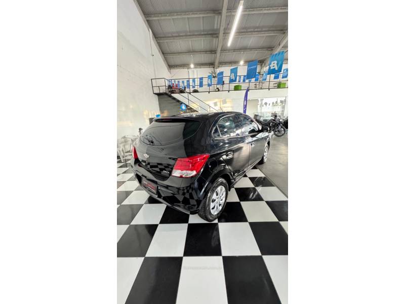 CHEVROLET - ONIX - 2016/2016 - Preta - Sob Consulta