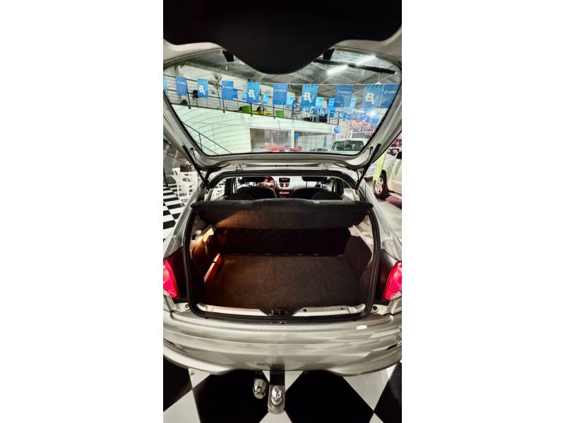 PEUGEOT - 207 - 2011/2012 - Prata - R$ 25.900,00