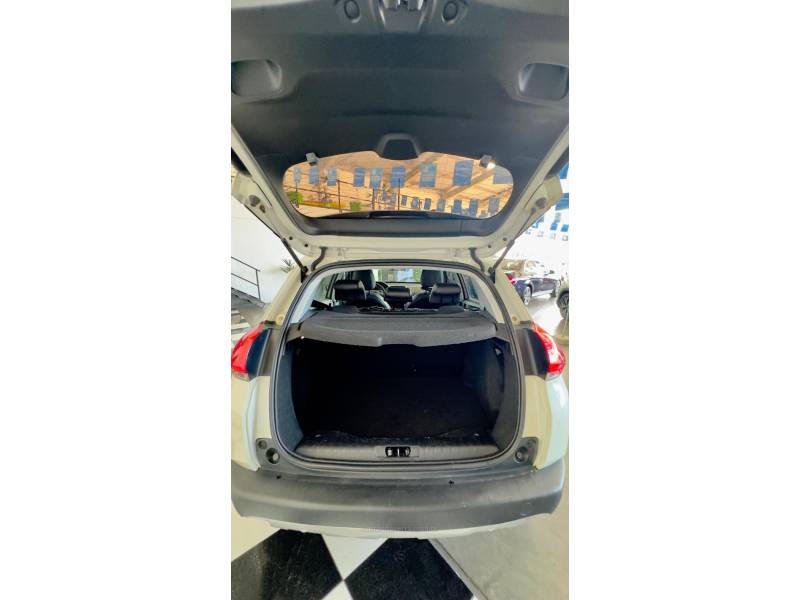 PEUGEOT - 2008 - 2015/2016 - Branca - R$ 59.900,00
