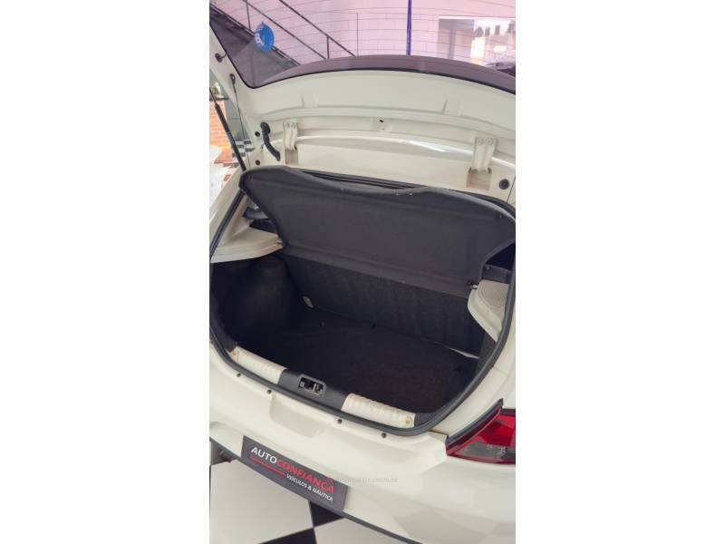 VOLKSWAGEN - GOL - 2013/2013 - Branca - R$ 39.900,00