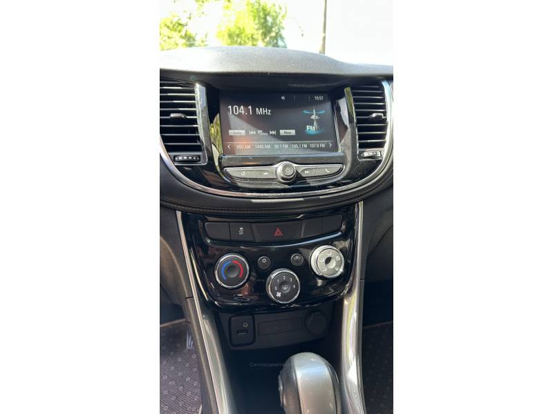 CHEVROLET - TRACKER - 2018/2018 - Preta - R$ 98.900,00
