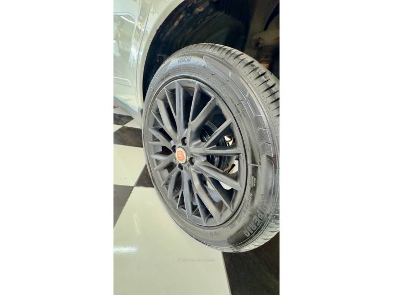 FIAT - GRAND SIENA - 2016/2016 - Branca - R$ 43.900,00