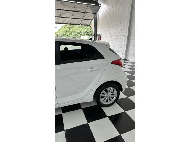 HYUNDAI - HB20 - 2017/2017 - Branca - R$ 53.900,00