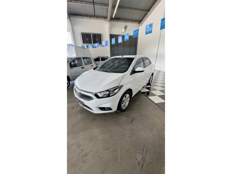 CHEVROLET - ONIX - 2019/2019 - Branca - R$ 64.900,00