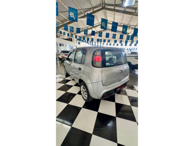 FIAT - UNO - 2016/2016 - Prata - R$ 39.900,00