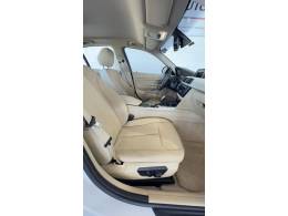 BMW - 320I - 2014/2015 - Branca - R$ 102.900,00