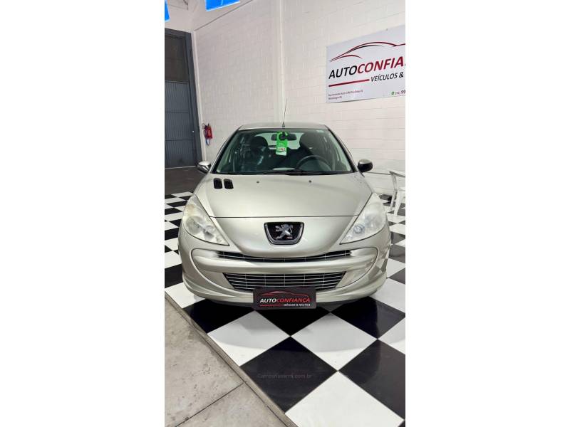PEUGEOT - 207 - 2011/2012 - Prata - R$ 25.900,00