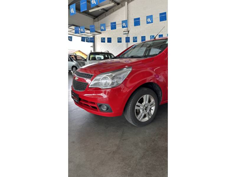 CHEVROLET - AGILE - 2012/2012 - Vermelha - R$ 39.900,00