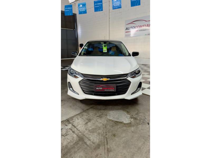 CHEVROLET - ONIX - 2024/2024 - Branca - R$ 106.900,00