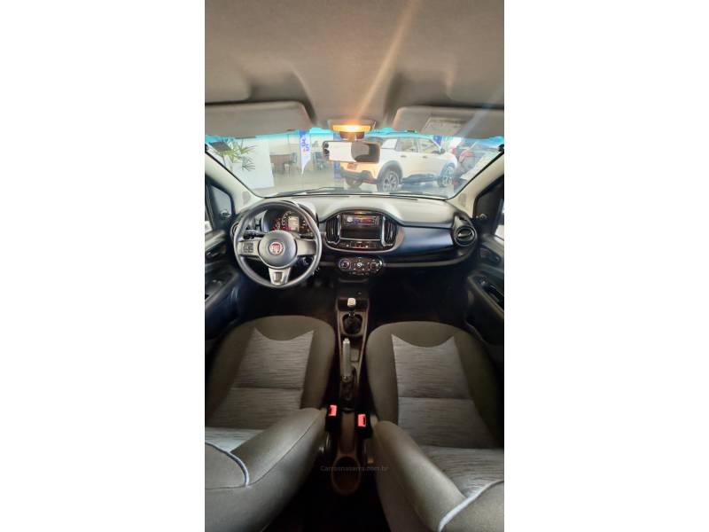 FIAT - UNO - 2016/2016 - Prata - R$ 39.900,00